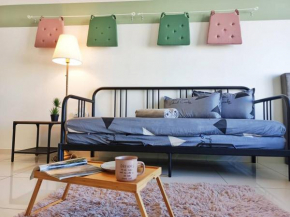 Cheerful 2BR Condo with Pool at Georgetown B15
